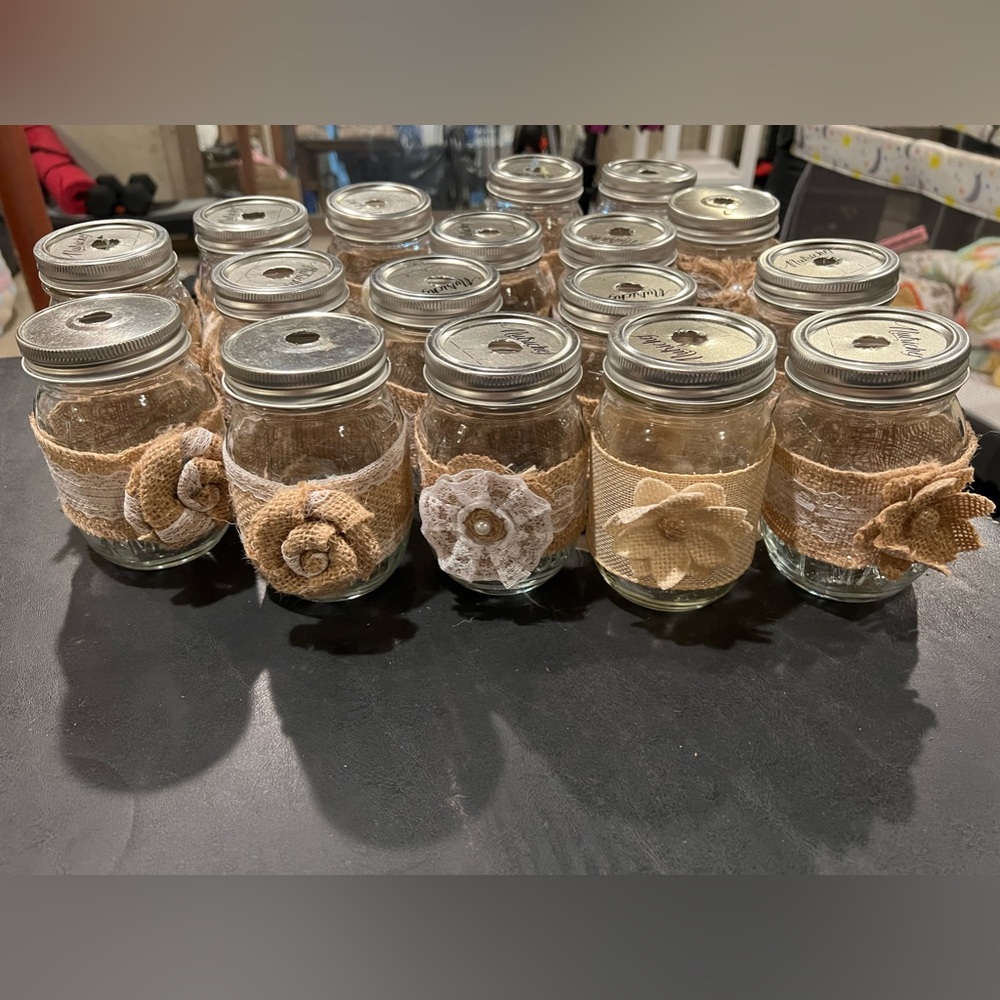 17 decorated mason jars